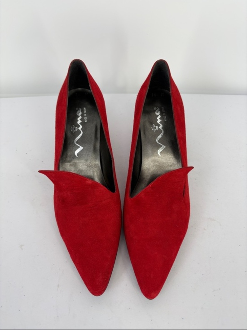 🍿 Nina 2.5” Red Suede Pointed Toe Pumps artsy wing detail